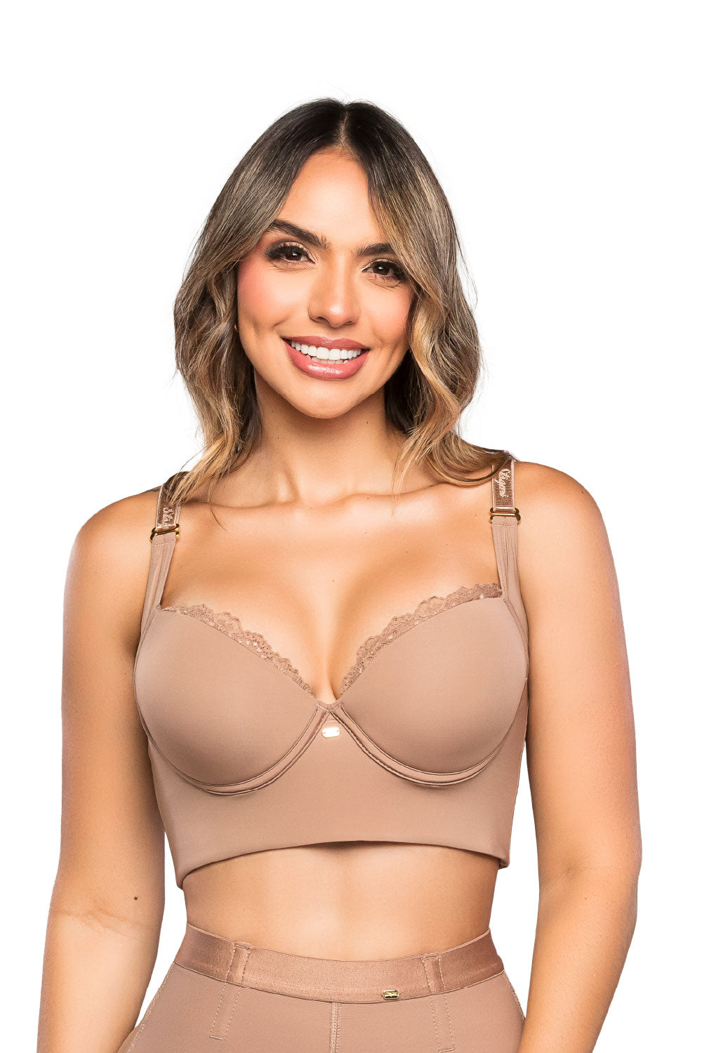 '- Brasier SMI03050 control de espalda con encaje
- Vista frontal brasier copas completas y contorno liso
- Tirantes anchos ajustables soporte busto