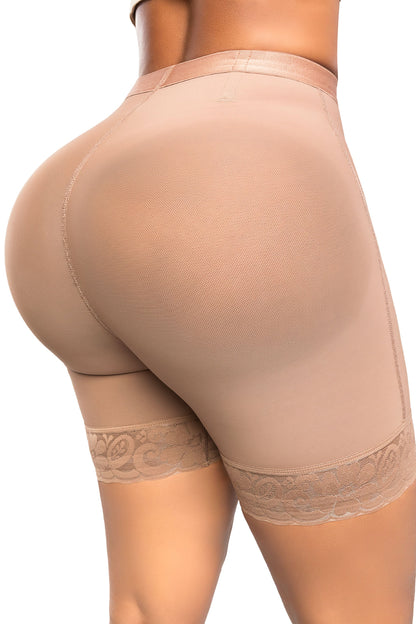 '- Panty Ultrainvisible SMI04029 media pierna con encaje siliconado
- Vista lateral del panty Seamfree con ajuste natural y resorte en cintura
- Detalle de realce natural y transformación textil en panty SMI04029